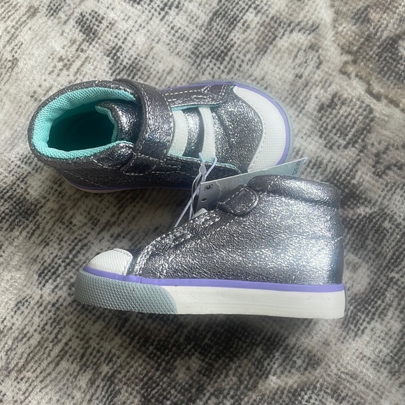See Kai Run Other - Baby Toddler Girl’s size 6 See Kai Run Basics Belmont Sneakers - Silver
